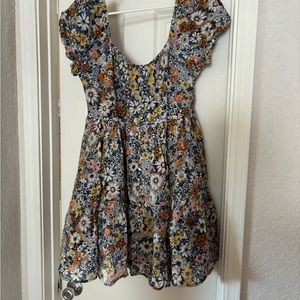 Puffy sleeves floral dress!